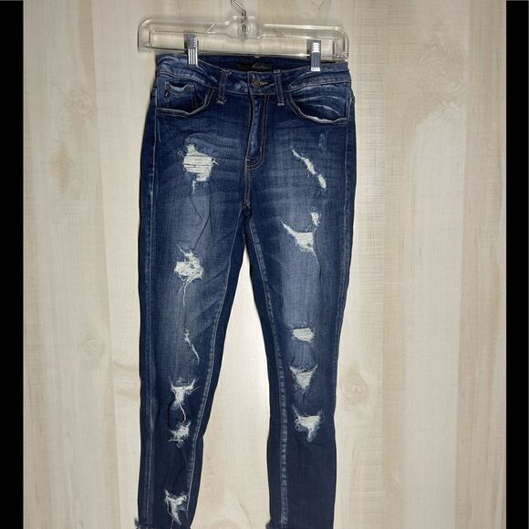 KanCan Estilo distressed skinny jeans, size 26‎ - Picture 1 of 16